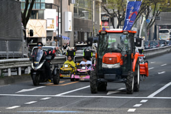 25年14号グラビア トラクター_6