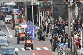 25年14号グラビア トラクター_7