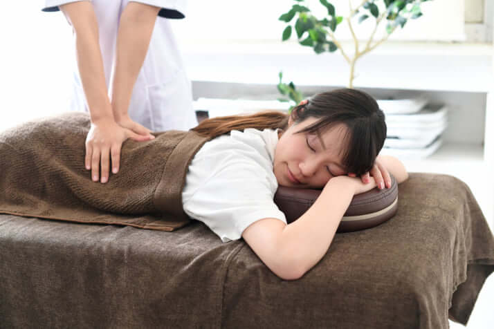 はたらく人たち_マッサージ_イメージ_1