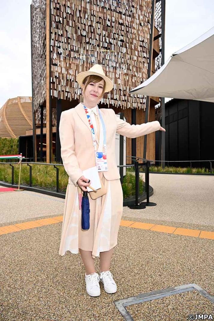 25年16号グラビア万博_10