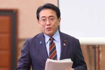 赤沢亮正