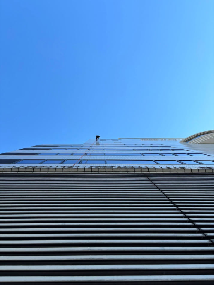 窓ガラス清掃員