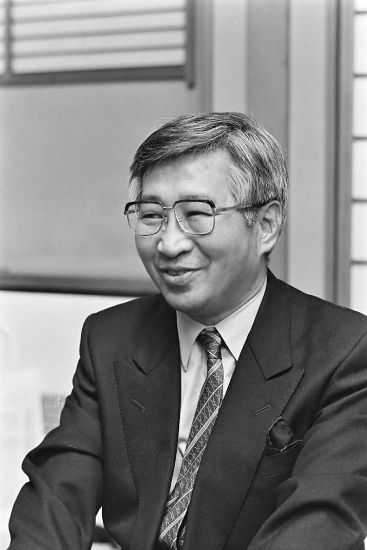 徳岡孝夫