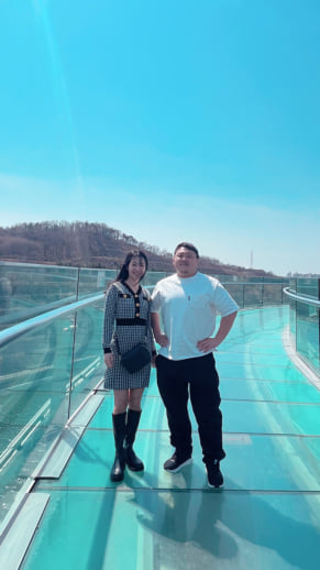 田馬場貴裕さん、有泉香代さん