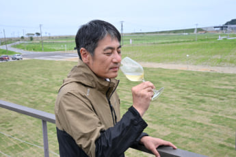 25年21号グラビア とみおかワイナリー_10