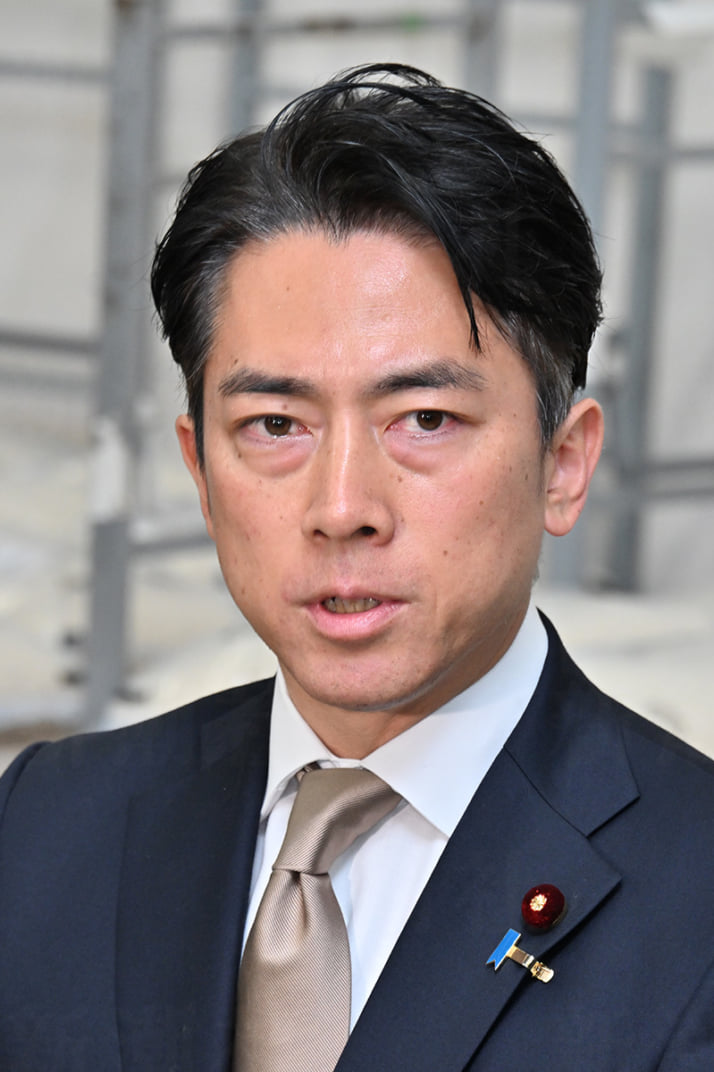 25年22号グラビア 小泉進次郎_1