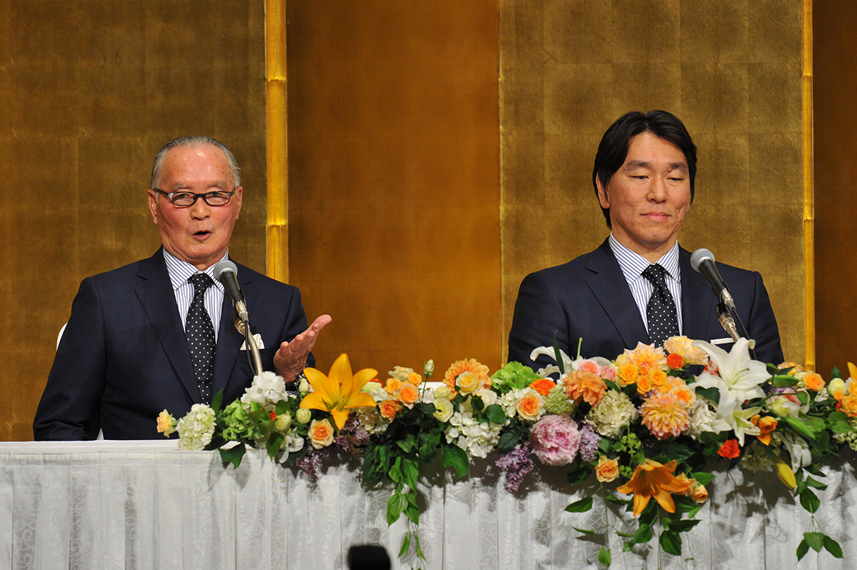 天覧試合でサヨナラ本塁打を打ったバットも」 長嶋茂雄さんの葬儀で飾 