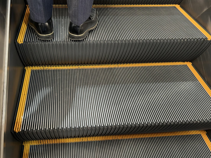 エスカレーターイメージ