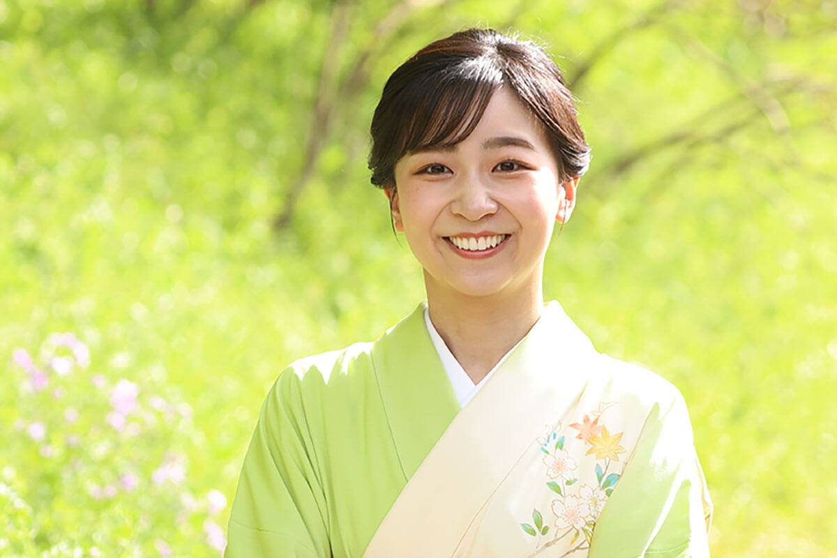 地味めスタイル”も「佳子さま流」 TPOに合わせたカジュアルルックに