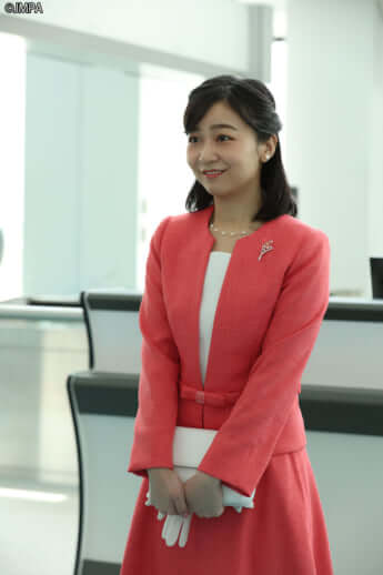 25年24号グラビア 佳子さま_4