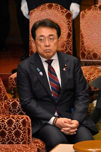 赤沢亮正