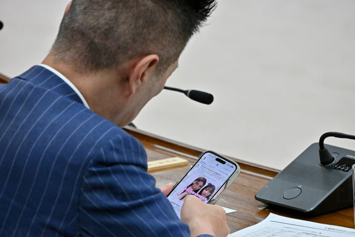 25年24号グラビア 国会_3