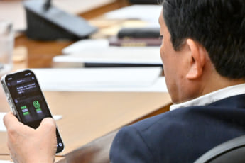 25年24号グラビア 国会_5