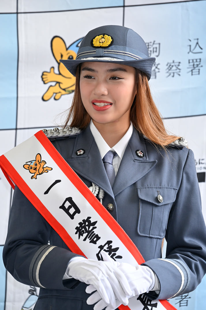 25年24号グラビア 警察署長_6