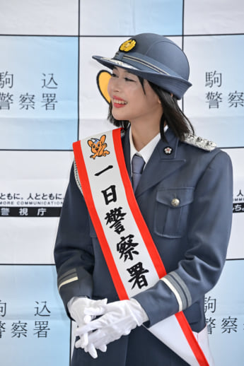 25年24号グラビア 警察署長_8