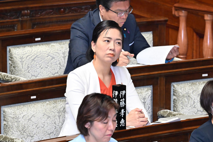 伊藤孝恵3