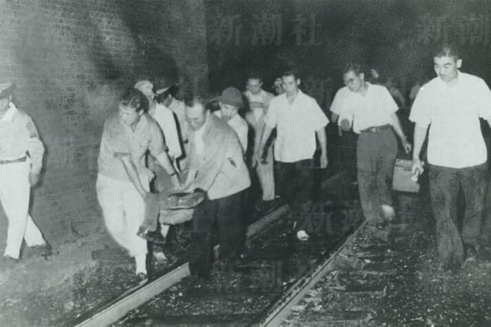 下山事件下山総裁轢死体発見ボロボロ記事 国鉄初代総裁」の轢死体を発見…いまも検証が続く「下山事件