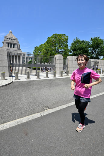 25年25号グラビア 松野明美_1