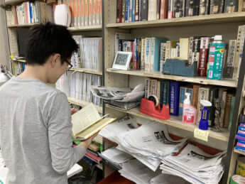 校閲者