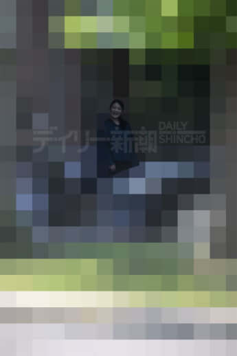 25年28号グラビア 小室夫妻_8