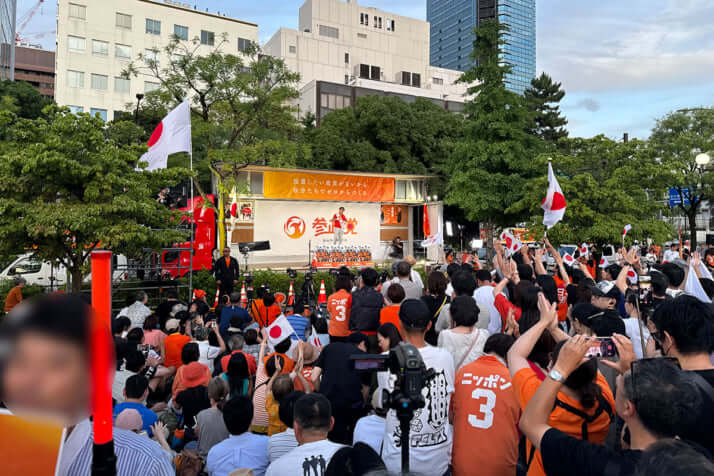 参政党_マイク納め_17