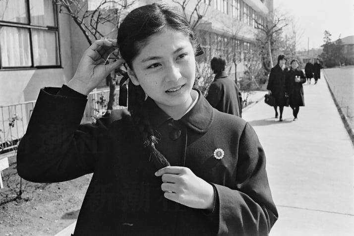 25年29号グラビア 和泉雅子_2