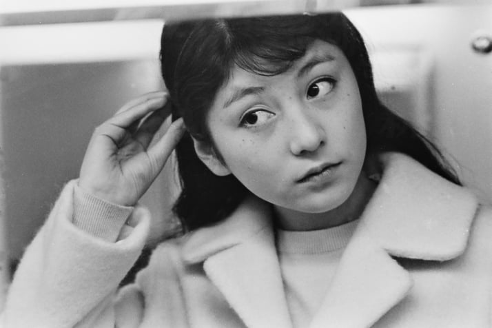 25年29号グラビア 和泉雅子_5