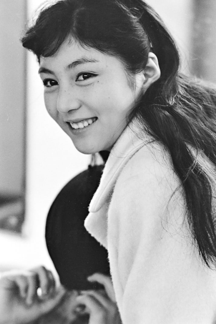 25年29号グラビア 和泉雅子_8