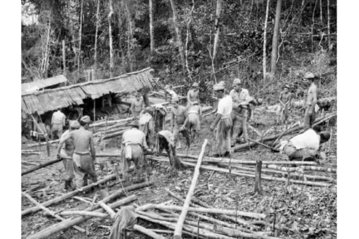 レンパン島で作業する日本兵たち