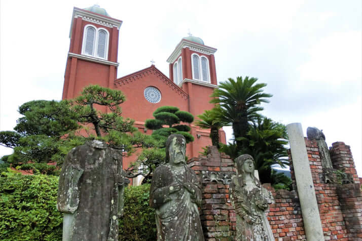 浦上天主堂と石像イメージ