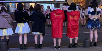 ガールズバー従業員