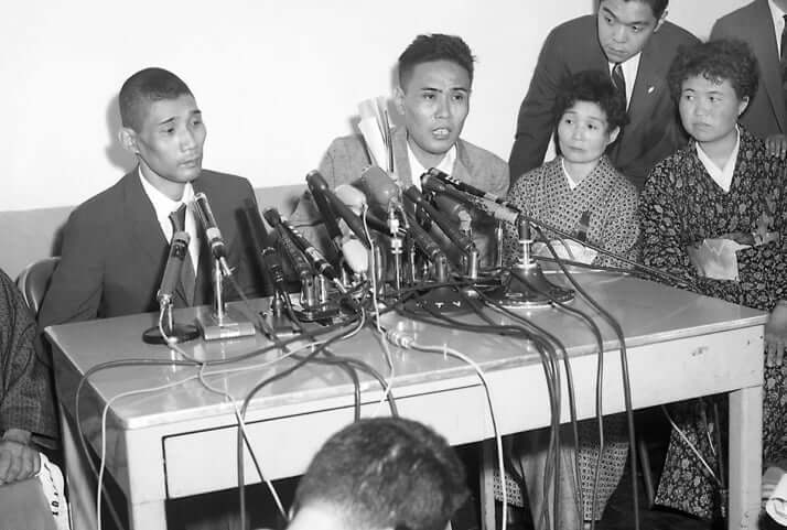 皆川文蔵、伊藤正