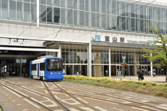 富山駅の路面電車