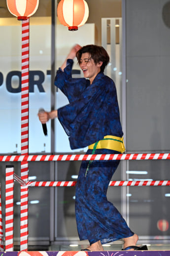 25年32号グラビア 新浜レオン_2