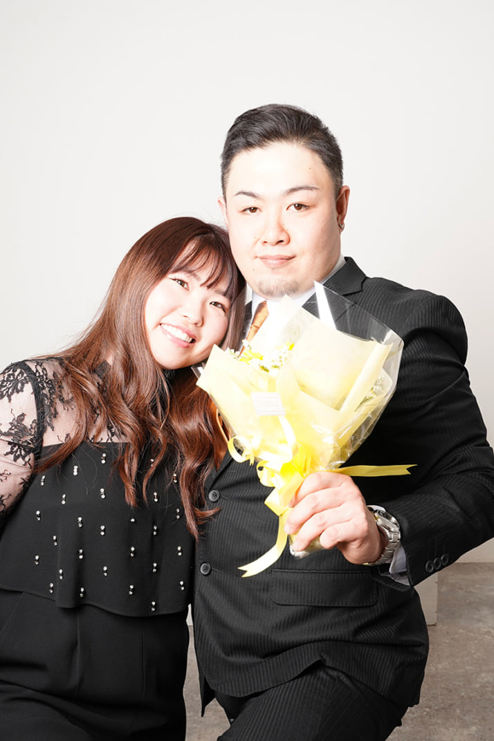 石井原翔平さん、小寺香穂さん10