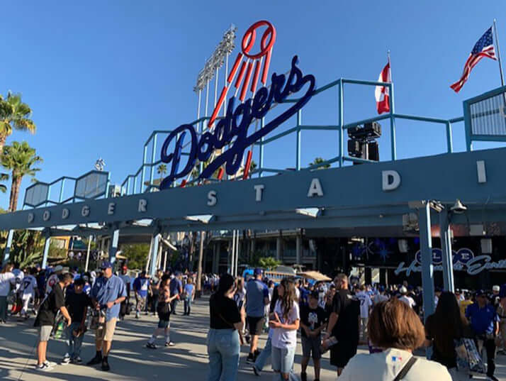 ドジャースタジアムの入場口