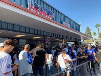 ドジャースタジアム