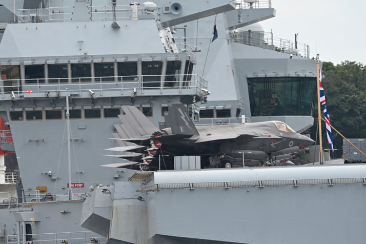 25年32号グラビア 英海軍_4