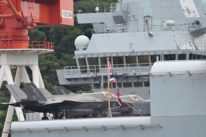 25年32号グラビア 英海軍_5