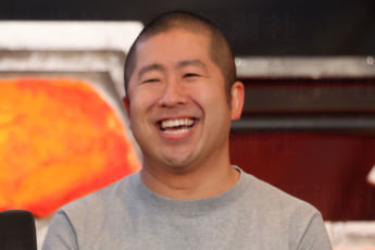 本田翼『目覚まし時計』ライフルホーム当選 参考価格】ライフルホームズ 本田翼が話しかけてくれる目覚まし