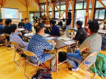 25年33号グラビア ハンター_2