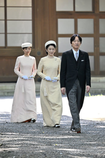 25年35号グラビア 悠仁さま_11