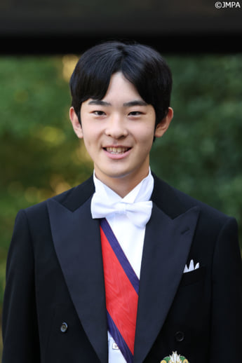 25年35号グラビア 悠仁さま_13