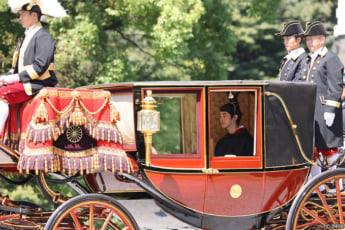 25年35号グラビア 悠仁さま_14