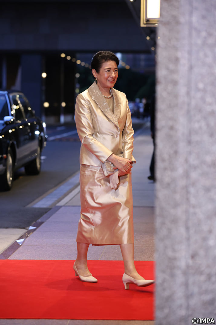 25年35号グラビア 悠仁さま_2