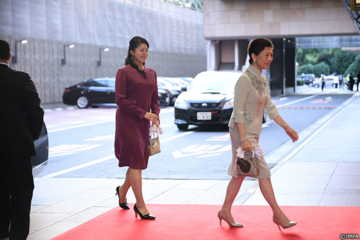 25年35号グラビア 悠仁さま_8