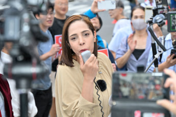 25年36号グラビア エジプトデモ_5