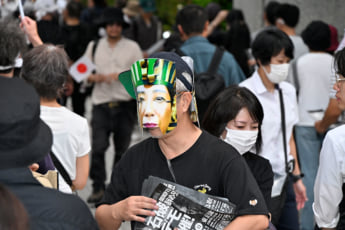 25年36号グラビア エジプトデモ_6