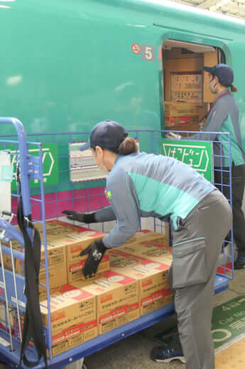 新幹線_荷物輸送_1