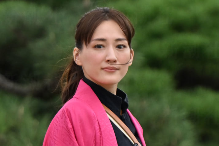 25年37号グラビア 綾瀬はるか_1